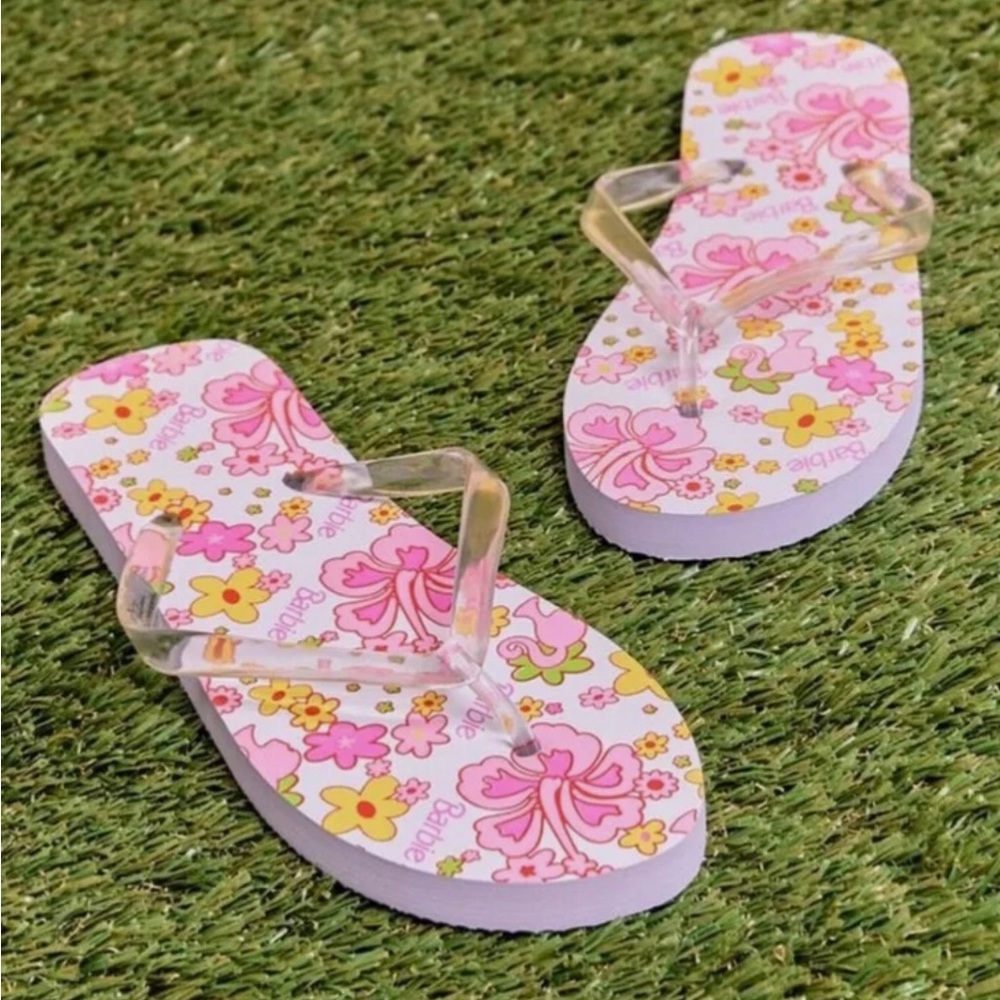 Forever 21 Barbie™ Floral Print Flip Flops Pink/White
